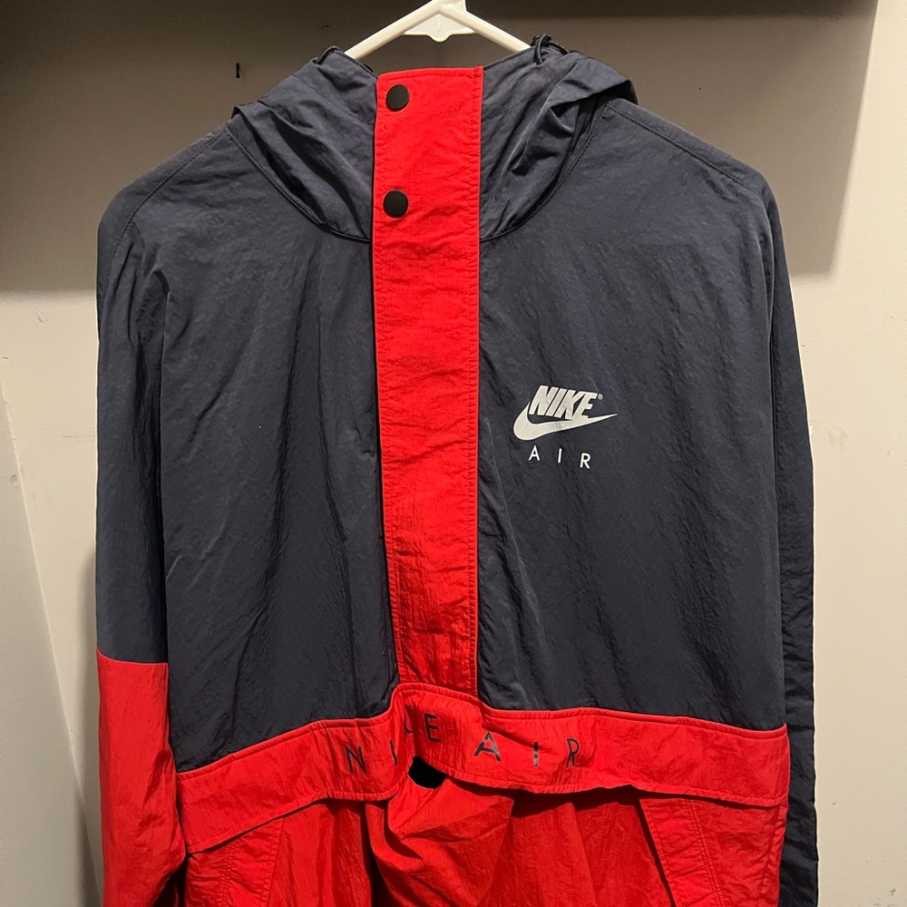 NIKE AIR WINDBREAKER